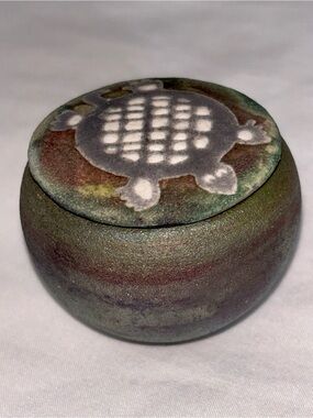 Jeremy Diller Raku Pottery Tiny Lidded Pot Jar Sea Turtle Southwest or Hawaii